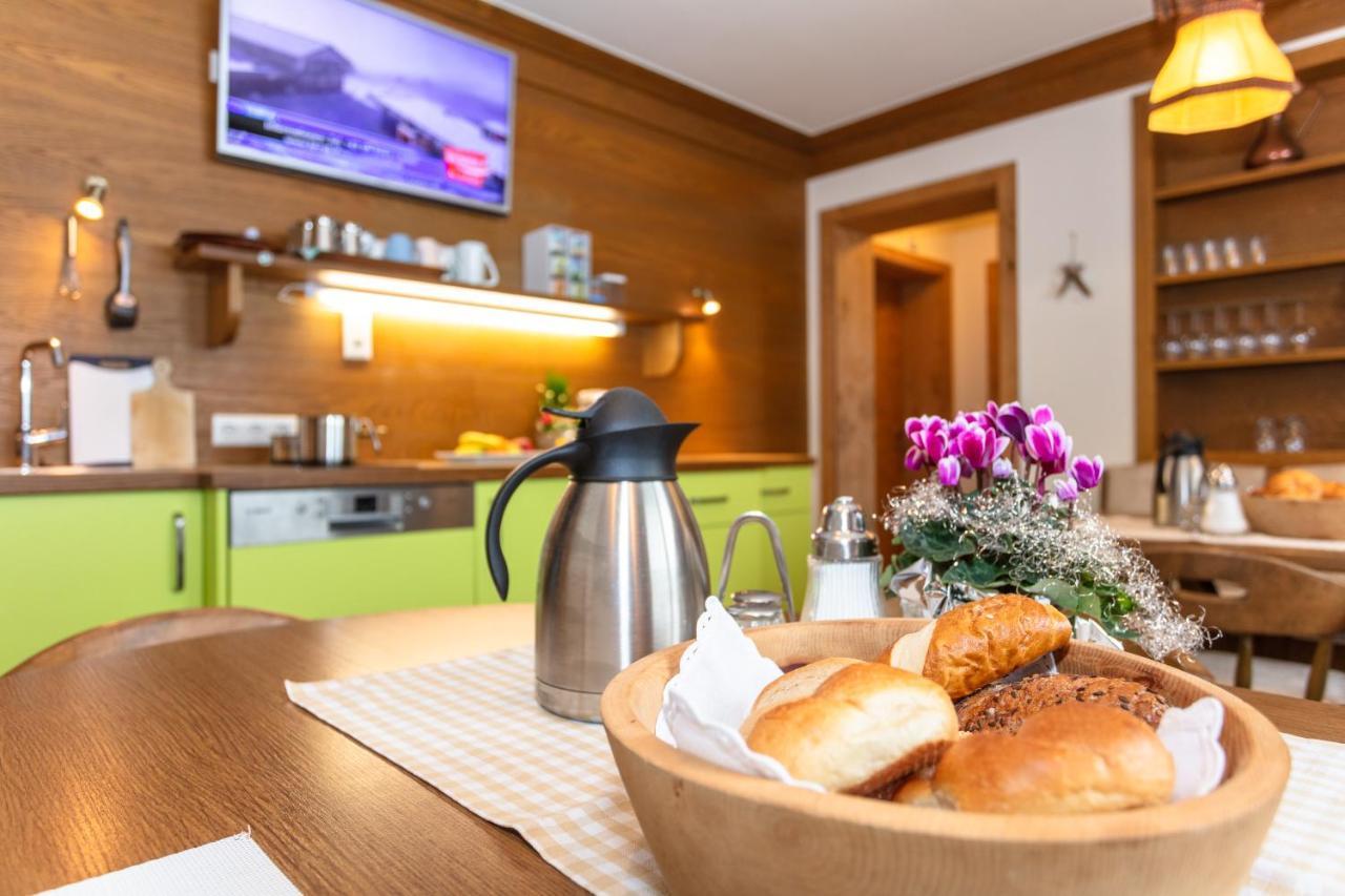 Hotel Hoelzl Bed & Breakfast Neukirchen am Großvenediger Zewnętrze zdjęcie